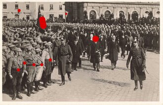 Fotopostkarte "Staatsakt in Potsdam. Reichskanzler Hitler schreitet die Front ab"