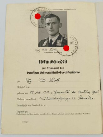 Urkunden Heft eines Angehörigen der Luftwaffe zur...