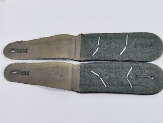 Heer, Paar Schulterklappen für einen Unteroffizier der Pioniere zum Schlaufen. Gesamtlänge 12cm
