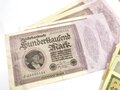 Stapel Geldscheine meist aus den 1920er Jahren