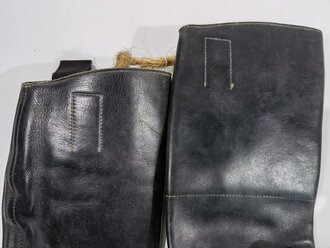 Paar Stiefel für berittene Mannschaften der Wehrmacht. Leicht getragenes Paar, ungereinigt, guter Gesamtzustand. Sohlenlänge 27cm