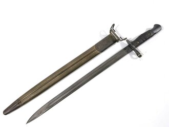 U.S. WWI, AEF Remington M1917 Bayonet (British P1913) with second pattern leather scabbard M1917, 55 cm (22"), good condition