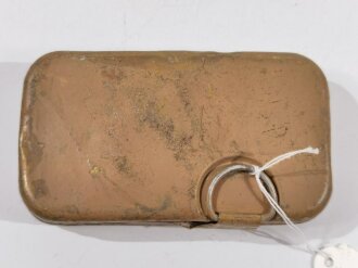 U.S. Army WWI, First Aid Packet early pattern with D-Ring, "Bauer & Black", used condition