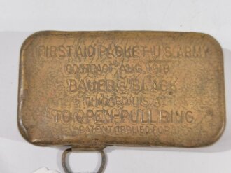 U.S. Army WWI, First Aid Packet early pattern with D-ring, "Bauer & Black", used condition