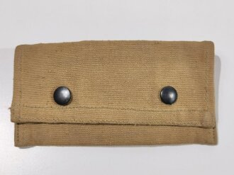 U.S. WWI, AEF Pouch for the later produced First Aid Packet with waterproof wrapping, "R.H. LONG 8 -18", ca. 8,5 x 17 cm, vgc