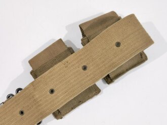 U.S. Army WWI, AEF Enlisted Garrison Belt M1917 with two rifle clip pockets for single M1903 clips, good condition