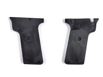 Pair of Grips for Harrington & Richardson .32 Auto Pistol, 1914-1940, gc