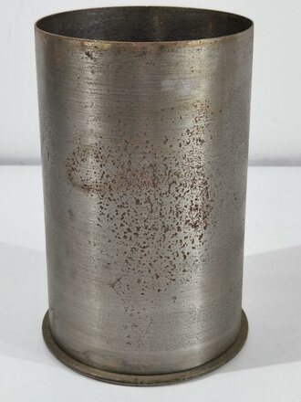 Kartusche für schwere Feldhaubitze 18 der Wehrmacht aus Eisen vermessingt datiert 1940, Höhe 26cm.