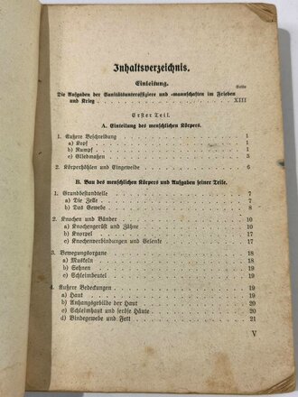 "Unterrichtsbuch für Sanitätsoffiziere und -mannschaften", 430 Seiten, 1939, Wasserschaden, Einband lose, Buchrücken verfärbt, sehr stark gebraucht, DIN A5