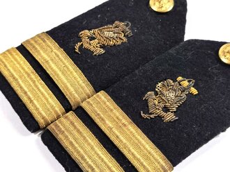 U.S. Navy WWII, USNNC United States Navy Nurse Corps, Pair of Lieutenant Shoulder Rank Insignia, used gc