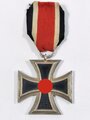 Eisernes Kreuz 2.Klasse 1939, Hersteller "120" im Bandring für Franz Petzl, Wien. Magnetisch, Schwärzung des Hakenkreuz fast vollständig