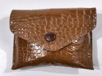 Allgemeine Schutzbrille Wehrmacht in Hülle aus Ersatzmaterial. Umbral Gläser ( getönt) , mit beiliegendem Hinweiszettel, dieser mit Druckvermerk von 1942