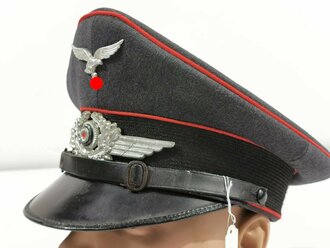 Luftwaffe, Schirmmütze für Mannschaften Flak. Leicht getragenes Stück, Kopfgrösse 56 innen im Schweißband gestempelt
