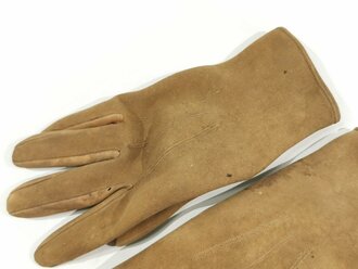 Paar Handschuhe für Offiziere aus Wildleder, stark getragenes Paar