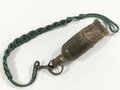 Trillerpfeife mit Fangschnur aus der Zeit des 2.Weltkrieg