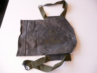 US Army WWII, Waterproof M7 carrier for the M5 gas mask