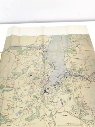 "Kiel und Kanal", Ausgabe 1940, Zwei Karten in Umschlag, Kiel-Schleswig 1:100.000 und Kiel-Wik 1:15.000, mit Umschlag ca. 33 x 23 cm, Karten im guten gebrauchten Zustand