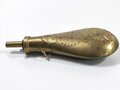 U.S. Pulverflasche aus Messing,  Gesamtlänge 23cm, neuzeitliche REPRODUKTION
