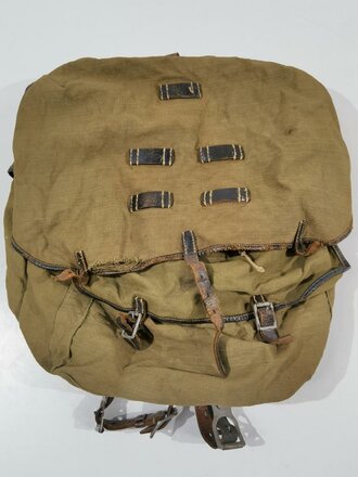 Rucksack Wehrmacht für Angehörige der Gebirgstruppe, datiert 1943. Gebraucht mit etlichen Farbspritzern