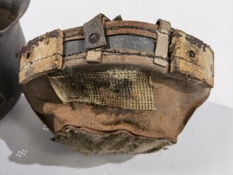 Feuerwehr III.Reich, Stahlhelm mit beiden Abzeichen, ungereinigtes Stück