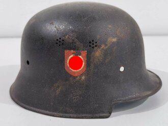 Feuerwehr III.Reich, Stahlhelm mit beiden Abzeichen, ungereinigtes Stück