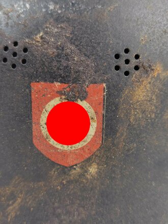 Feuerwehr III.Reich, Stahlhelm mit beiden Abzeichen, ungereinigtes Stück