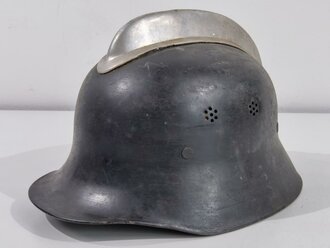 Feuerwehr III.Reich, Stahlhelm mit Kamm, wohl nach dem...