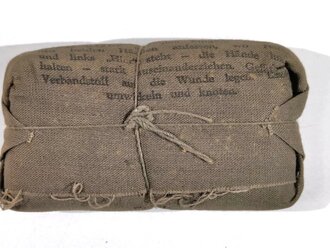 Verbandpäckchen Wehrmacht für die Tasche in der Feldbluse bzw. den Verbandkasten. Großes Modell datiert 1944
