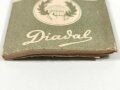 Pack Zigarettenpapier eines Herstellers aus Ungarn, die Steuerbanderole gestempelt und datiert 1943