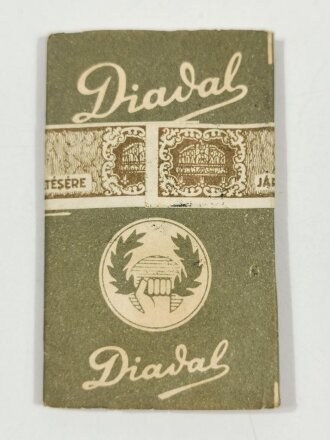 Pack Zigarettenpapier eines Herstellers aus Ungarn, die Steuerbanderole gestempelt und datiert 1943