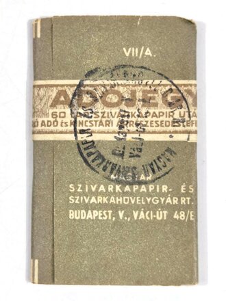 Pack Zigarettenpapier eines Herstellers aus Ungarn, die Steuerbanderole unsauber abgestempelt
