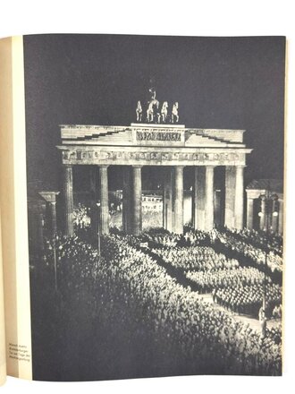 "Ich kämpfe - Pflichten des Parteigenossen", hrsg. v. Zentralverlag der NSDAP, 1943, 91 Seiten 21 x 24 cm, gebraucht, Buchrücken eingerissen, Einband leicht fleckig