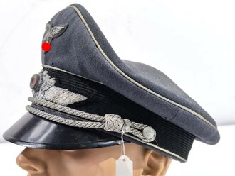 Luftwaffe, Schirmmütze für Offiziere . Die Effekten höchstwahrscheinlich original vernäht