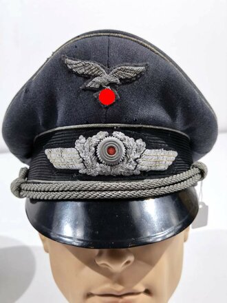 Luftwaffe, Schirmmütze für Offiziere . Die Effekten höchstwahrscheinlich original vernäht