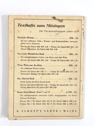 "Das neue Soldaten Liederbuch", um 1940, 79 Seiten, 10,5 x 14 cm, gebraucht, Stockflecken