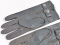 Luftwaffe, Paar Handschuhe für Offiziere aus blaugrauem, weichen Leder, wohl ungetragenes Paar, mit LBA Stempelung von 1943