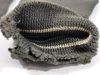 Paar Strickhandschuhe für Mannschaften und Unteroffiziere, graugrün mit 3 Grössenstreifen. Getragenes Paar