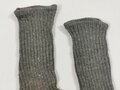 Paar Stricksocken für Mannschaften, graue Wolle, getragenes Paar