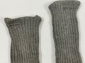 Paar Stricksocken für Mannschaften, graue Wolle, getragenes Paar