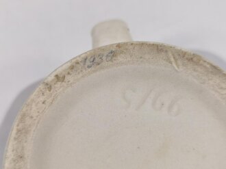 Erinnerungskrug 0,5 Liter "Nürnberg die Stadt der Reichsparteitage". Drei Haarrisse, sonst unbeschädigt, gebraucht