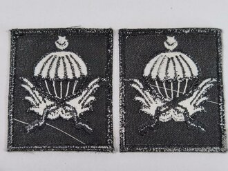 Frankreich nach 1945, Paar Kragenspiegel, Fallschirmjäger/Parachutiste, Infanterie, ca. 6 x 5 cm