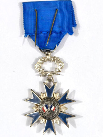 Frankreich nach 1945, Ordre national du Mérite, Argenté, 1963 Charles de Gaulle, mit Band, sehr guter Zustand, ca. 4 cm