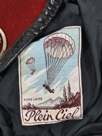 Frankreich nach 1945, Barett, Gr. 58, Rot mit Abzeichen/Brevet, Fallschirmjäger/Parachutiste, Troupes Aéro-portées, "Pure Laine/ Plein Ciel", gebraucht
