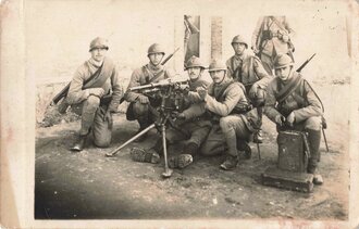 Frankreich 1. Weltkrieg, Fotopostkarte, Gruppe Soldaten um MG St. Etienne M1907, 9 x 14 cm, guter Zustand