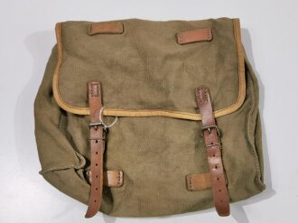 Frankreich wohl 2. Weltkrieg, Tasche/Musette für Koppel, gestempelt