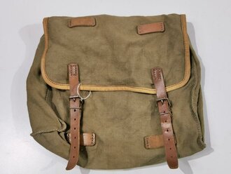 Frankreich wohl 2. Weltkrieg, Tasche/Musette für Koppel, gestempelt, ca. 22 x 27 x 9 cm, gebraucht