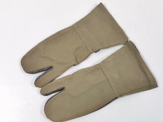 Frankreich wohl 2. Weltkrieg, Handschuhe/Fäustlinge, Gr. 2, gestempelt "4/Chaumont/Paris", ungetragen