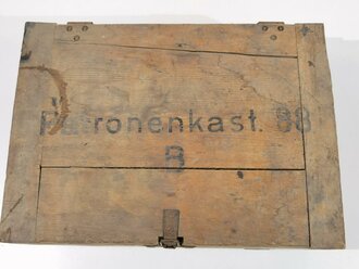 Patronenkasten 88 Wehrmacht, Packzettel für 1500 Patronen S.m.E für MG, datiert 1944. Ungereinigtes Stück