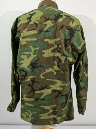 U.S. Coat Mans Combat, Tropical, ERDL, Ripstop, size Medium regular, dated 1968. Unused