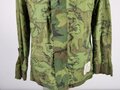 U.S. Coat Mans Combat, Tropical, ERDL, Ripstop, size Medium regular, dated 1968. Unused